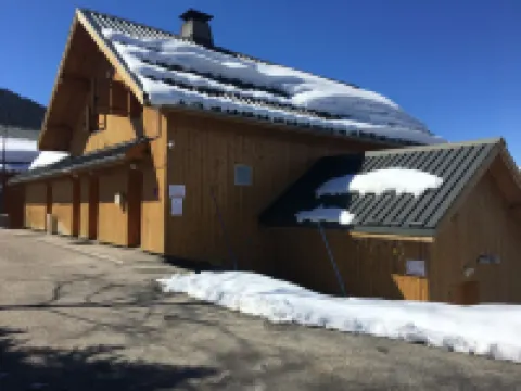 Oz/Alpe d'Huez 200m slopes, up to 25pers, Jacuzzi, rooms with bathroom