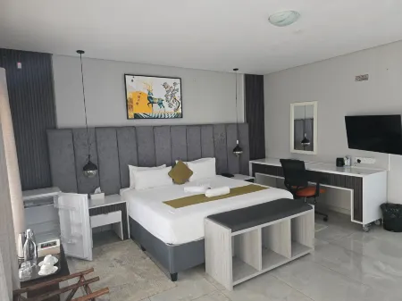 Tlokweng Rose Garden Guesthouse Отели рядом с достопримечательностью «University of Botswana»