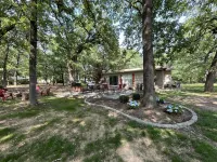 Owl Hoot Lake Retreat- Dock, beach & wooded spring/summer haven!