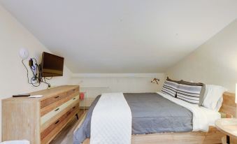 Pet-Friendly Studio Near World Equestrian Center!