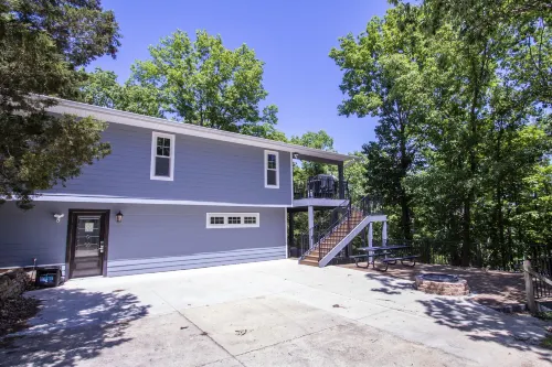 Happy Hideaway 4 Bedroom Home by Redawning