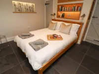 Little Chygowlin Hotels in Truro