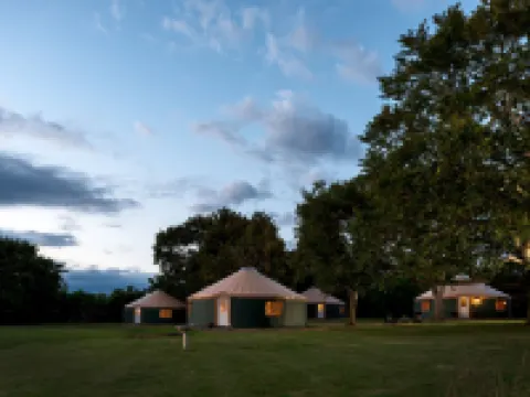 Yale Manor B&B & Yurt Glamping Hotels in Varick