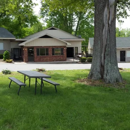 Kentucky Lake Inn