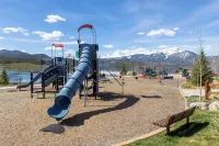 Lake Cliffe 303 Building E by Summit County Mountain Retreats Hotels in Dillon