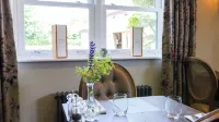 Crown and Garter Hotels in Kintbury