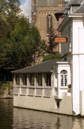 Hotel Duc de Bourgogne Отели рядом с достопримечательностью «Памятник Симону Стевину»