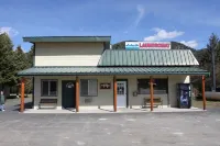 Lakeside Resort and Motel Hotels in Trout Creek
