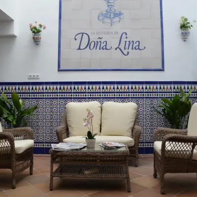 Hotel Doña Lina Hoteles cerca de Edificio del Archivo General de Indias