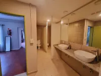 關那科旅舍 馬德林港酒店