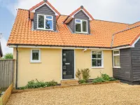 Walnut Shade Hotels in Bressingham