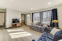 3 Mi to Hard Rock Casino: Charming Home in Gary!