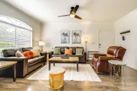 3 Mi to Tpc: Chic Condo w/ Pool Access & Grills - parking