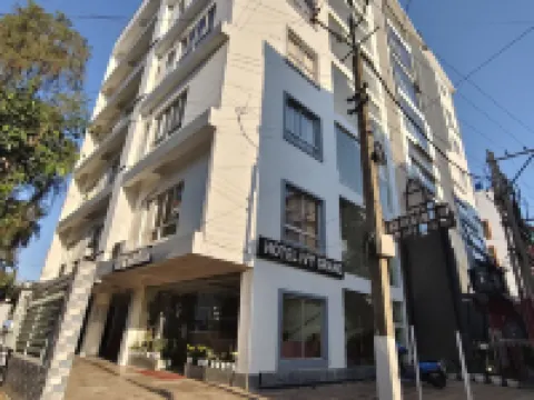 โรงแรม ไอวี แกรนด์ บาย จีอาร์บี โรงแรมในจอร์ฮัต