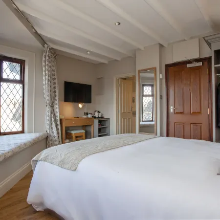 The Woodborough Inn