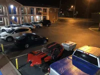 Towne Inn - parking