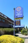Hume Villa Motor Inn Hotels near Mercy College