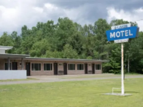 Three Lakes Motel Hotels in Baraga County