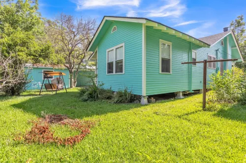 Retro Revival With Modern Luxury 3 Bedroom Home - 3-Star