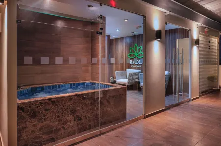 Rado Hotel - Quintanas