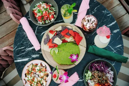 The Pink Palm Hotel - Adults Only Отели рядом с достопримечательностью «Форт Крисчен»