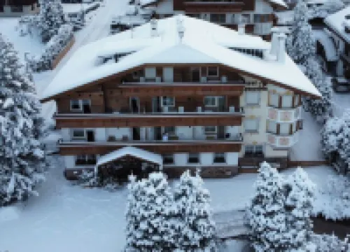 Hotel Garni Concordia - Dolomites Home