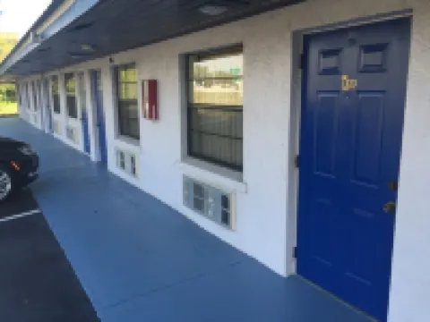 Sebring Inn Hotels in Sebring