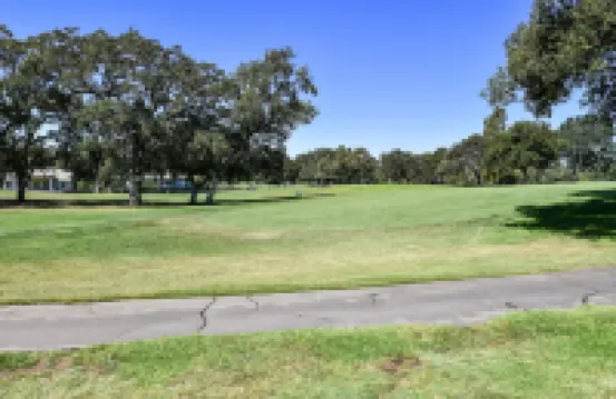 레드어닝의 808 오거스타 서클 3베드룸 집