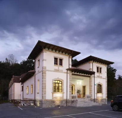 Hotel Granda Отели в г. Паррес