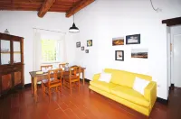 IL Bagno - Podere 200 m from the Terme di Saturnia surrounded by a large garden