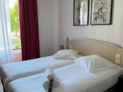 Hotel de La Paix Hotels near Pavillon du Verdurier