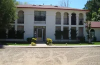Tavares Inn Hotels in Otero County