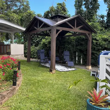 Hilo Bay Oceanfront Bed and Breakfast