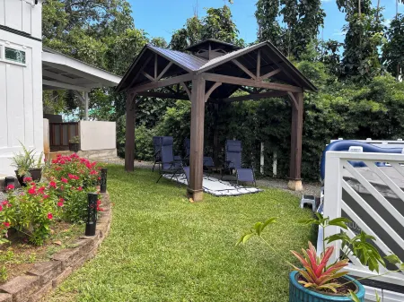 Hilo Bay Oceanfront Bed and Breakfast