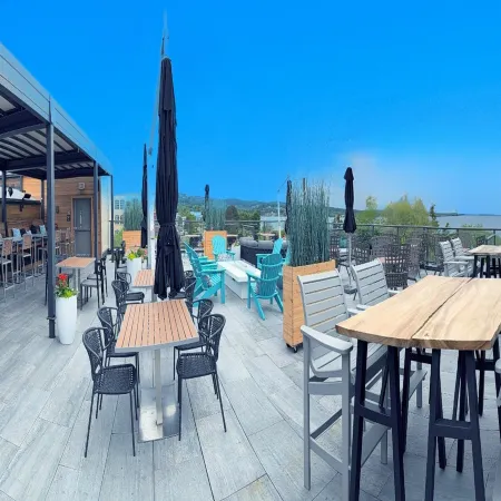 Hotel Indigo TRAVERSE CITY by IHG