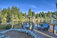 'The Peacock House' - Waterfront Home w/ Hot Tub! - balcony