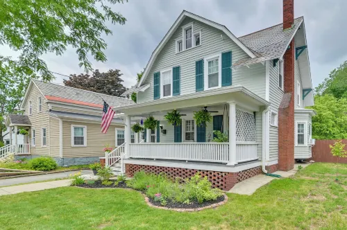 Family-Friendly Glens Falls Home w/ Sun Porch - Bintang 3