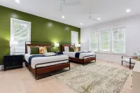 Elegant Spacious New Atlanta Home with Secret Room