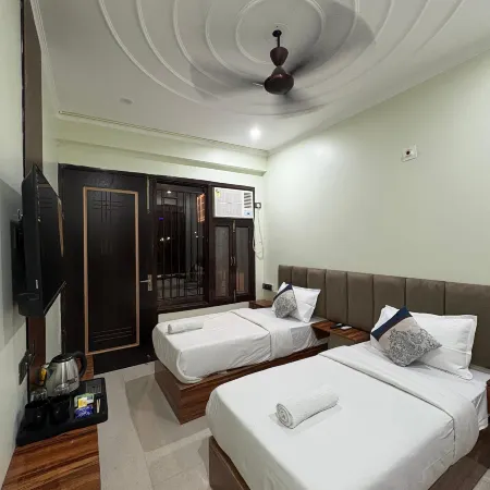 Radiant Blu Hotels Sec-70