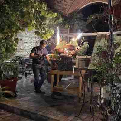 L'Alcove Hotel Restaurant Hotel Exterior