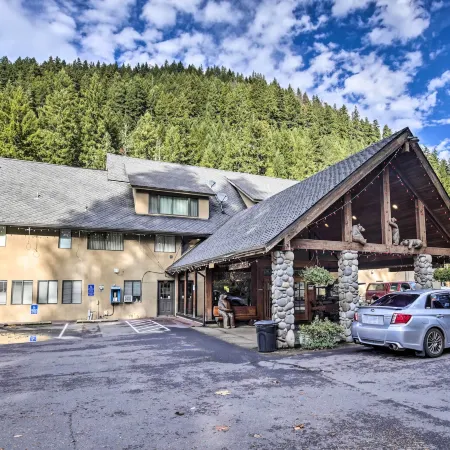 River Views, Private Hot Springs Tub, Forest, Deck
