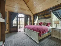 Hot Tub and Fire Pit Broken Bow Retreat! فنادق في بروكن بو