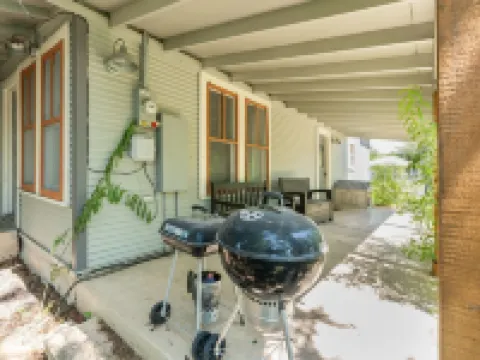 Bright & Fun 3Br Cozy Nook 3 Bedroom Home by RedAwning Hotels in Seguin