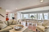 Waterfront Cottage on Sawmill Bay w/ Deck! - WiFi