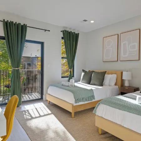 Huge & Cozy 3Br3BA Lux Penthouse+Roofdeck! Quick Path Access to NYC Manhattan
