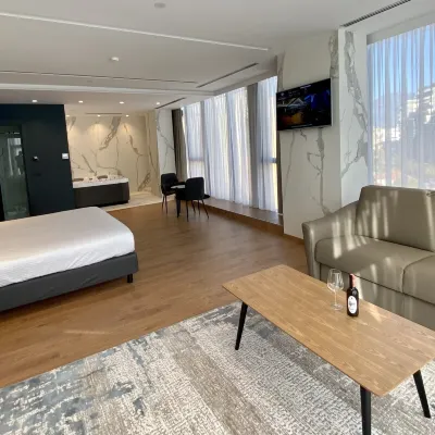 Black Diamond Hotel Hotels near Skanderbeg Statue