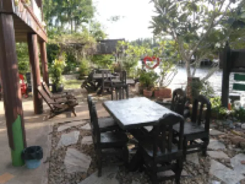 บ้านเรือนเพ็ญ โฮมสเตย์