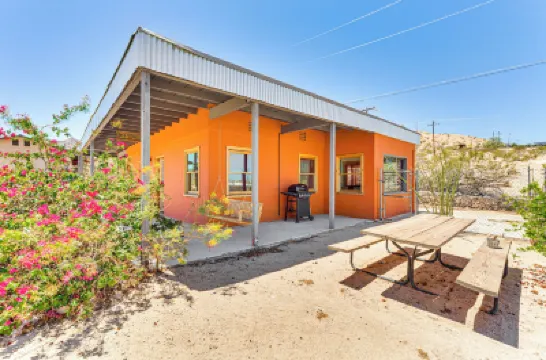 5 Mi to Joshua Tree National Park Desert Oasis! Hotels near Desert Institute at Joshua Tree National Park