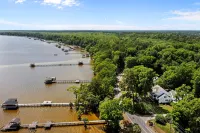 Lake Escape - Lake Waccamaw 7 Bedroom Home - Homestays