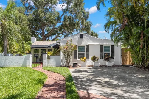 NEW Sunset Serenity - South Tampa Home with Pool - Bungalows